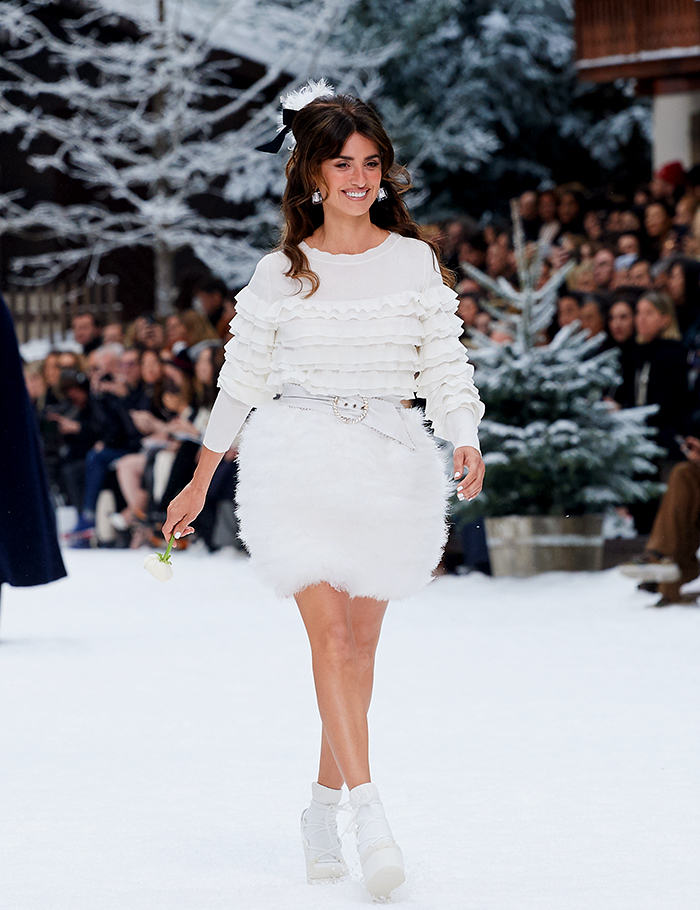 DESIGN and ART MAGAZINE: Karl Lagerfeld's Chanel Winter Wonderland