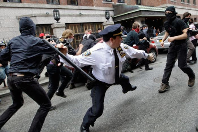 Divertidas imágenes del trabajo de la policía de todo el mundo