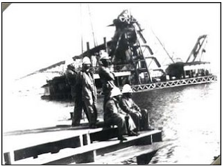 Di Tepi Terusan Suez, 25-10-1898