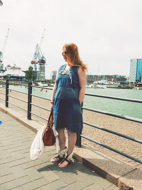 Mekko farkuista - Kävelyllä Hietalahden telakalla