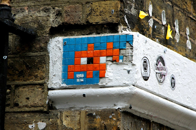 space invider street art londres space invider street art londres