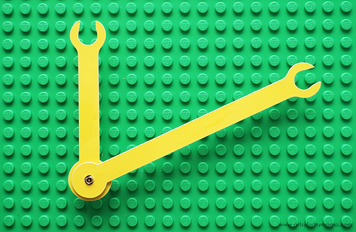 Make your own custom clock out of LEGO bricks!