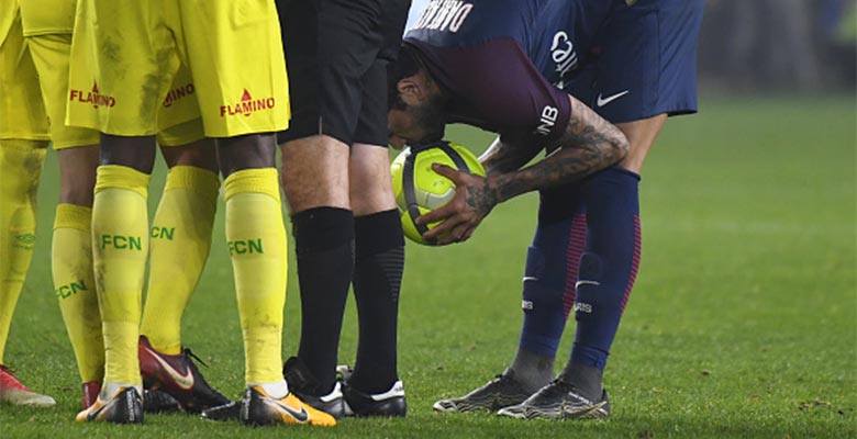 On Pitch: Dani Alves and Kevin-Prince Boateng Debut Nike Mercurial Vapor XI Boots Footy Headlines