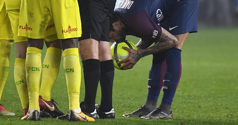 On Pitch: Dani Alves and Kevin-Prince Boateng Debut Nike Mercurial Vapor XI Boots Footy Headlines