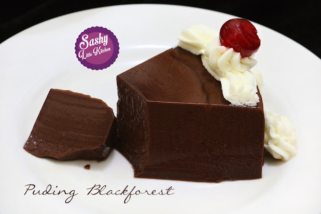 puding-blackforest-sashy-little-kitchen-food-and-travel-blogger