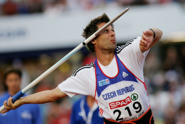 Cara Melempar Lembing Dalam Olahraga Lempar Lembing