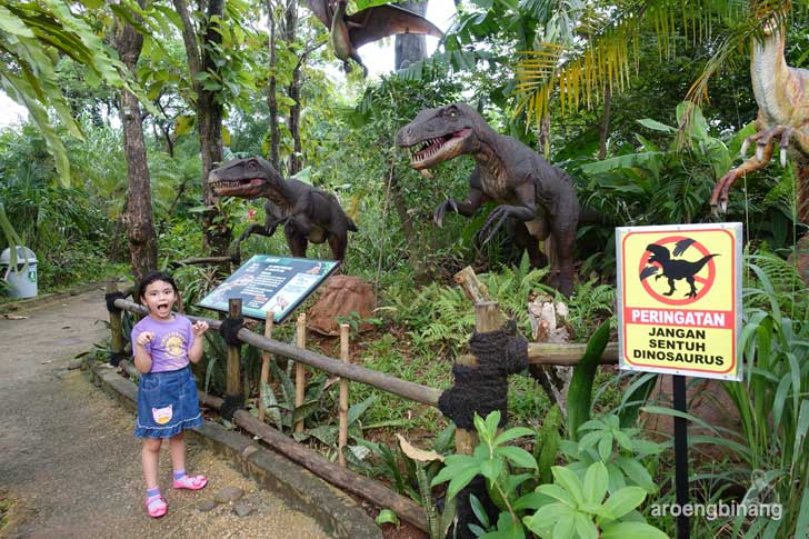 petualangan dinosaurus taman legenda keong emas tmii