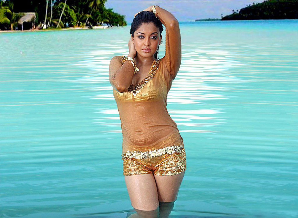 Actress Tanushree Dutta Hot HD Images 