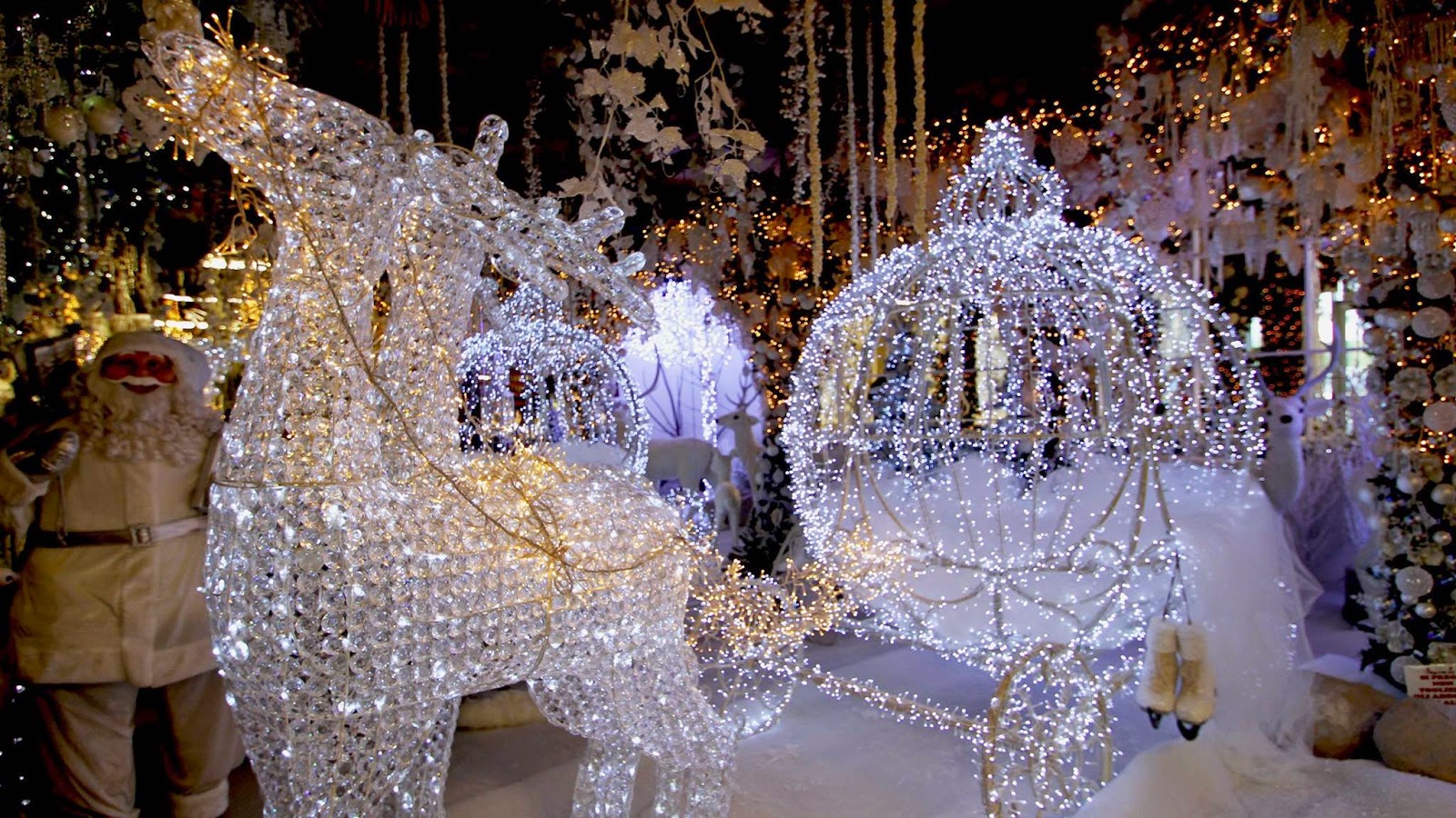 Www Italia Eventi Com Il Villaggio Di Babbo Natale Dei Record A Taneto Di Gattatico Re