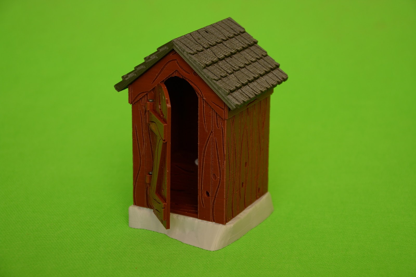 My Miniature Worlds 3D printed GScale outhouse