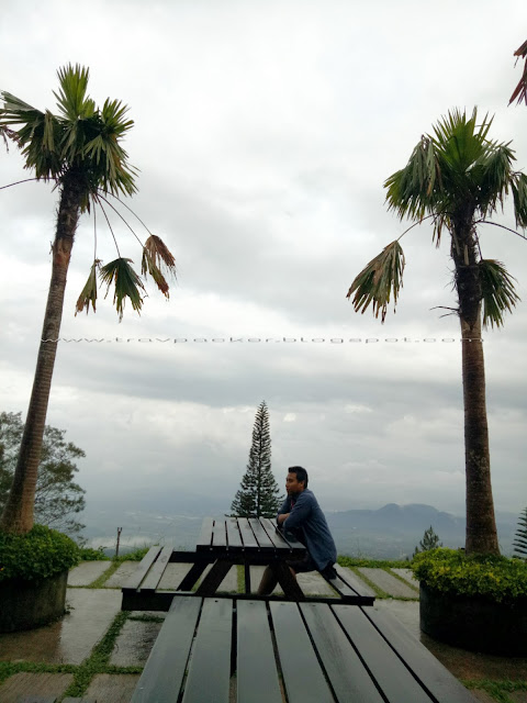 Menikmati suasana pondok kopi umbul sidomukti, bandungan kota semarang jawa tengah Menikmati suasana pondok kopi umbul sidomukti, bandungan kota semarang jawa tengah