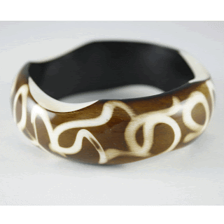 Cool Curves Resin Bangle Bracelet