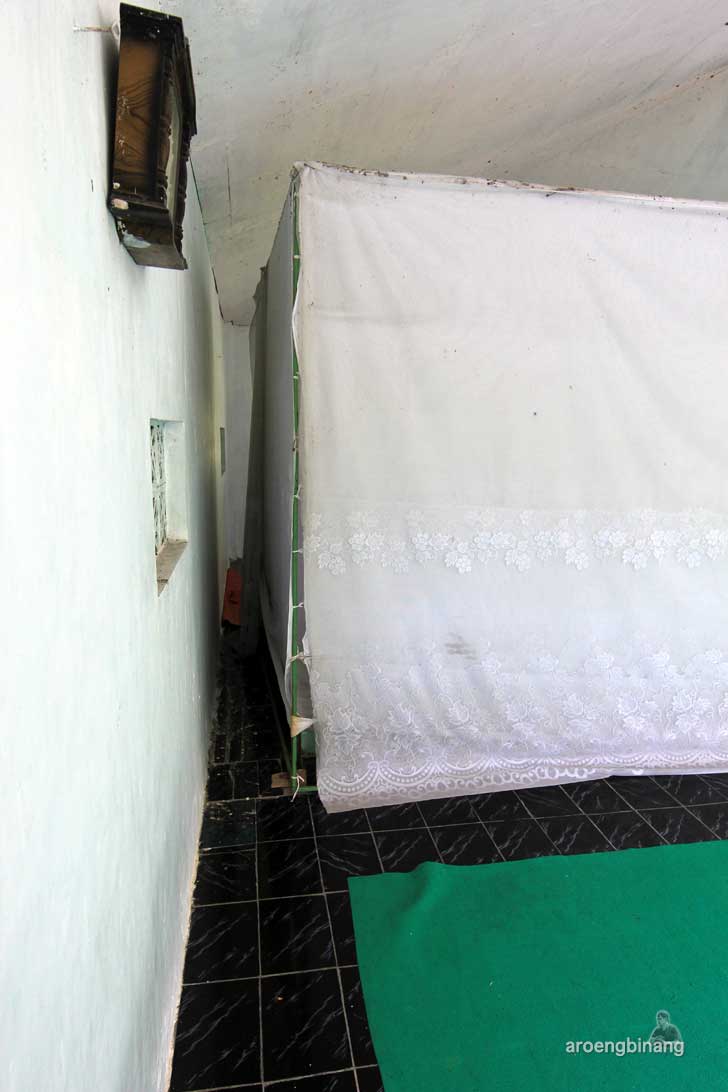 makam syekh wali agung rogoselo pekalongan