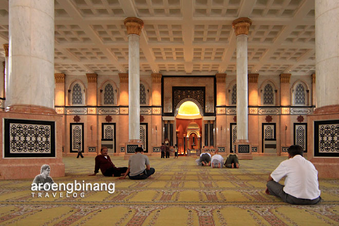 masjid kubah emas depok