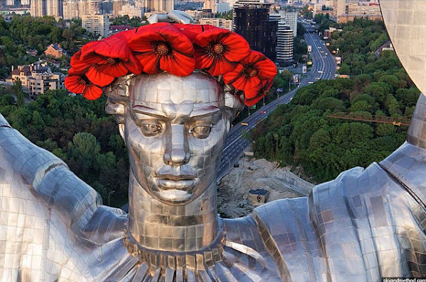 motherland statue in kiev