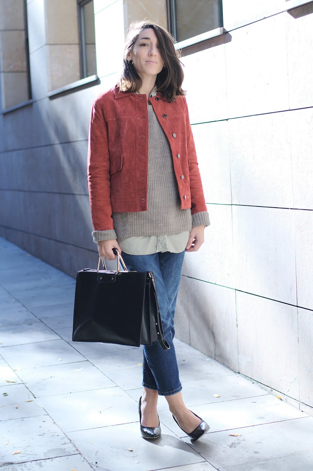 Sweater Mango; bolso tejanos chaqueta Zara, stilettos Menbur