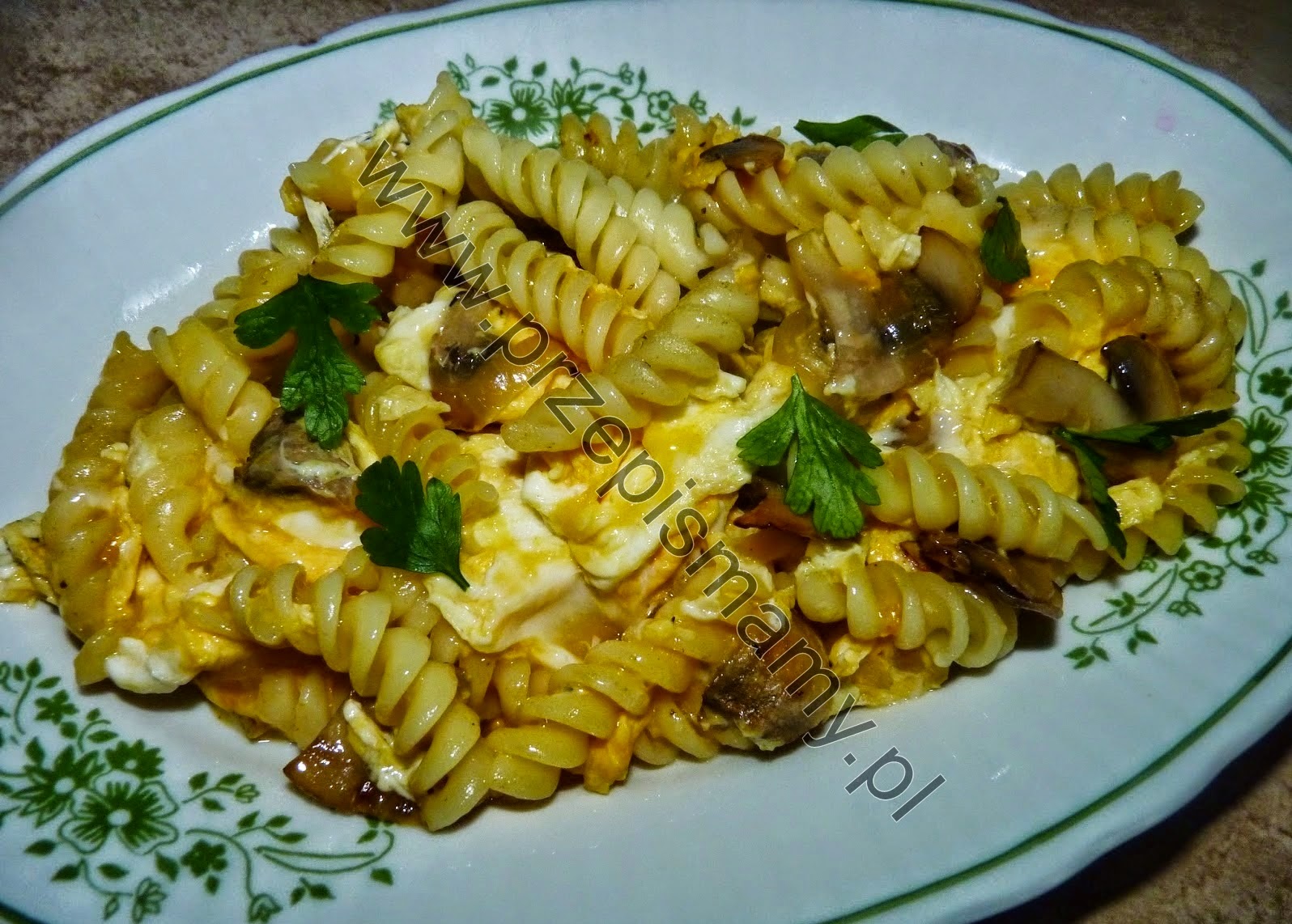 Makaron smażony z pieczarkami Makaron smażony z pieczarkami