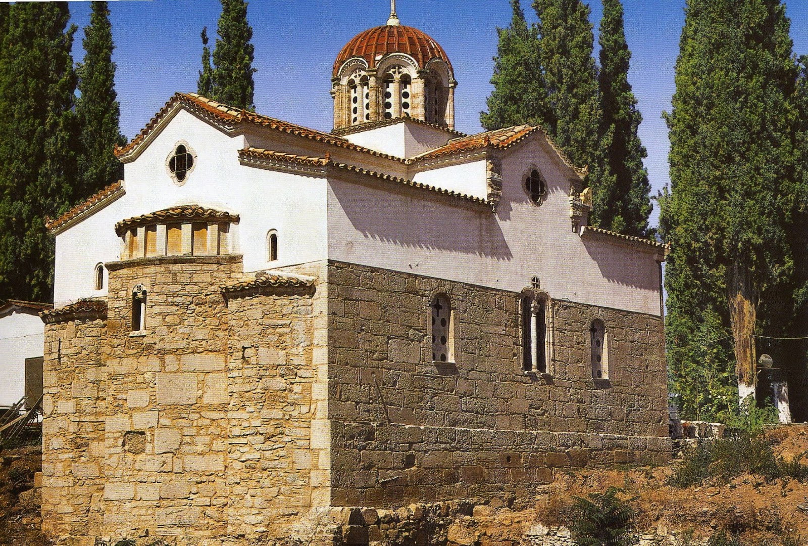 Монастырь святого луки. Монастырь святых апостолов в Турции. Фивы Греция. Церковь Святого Луки котор.