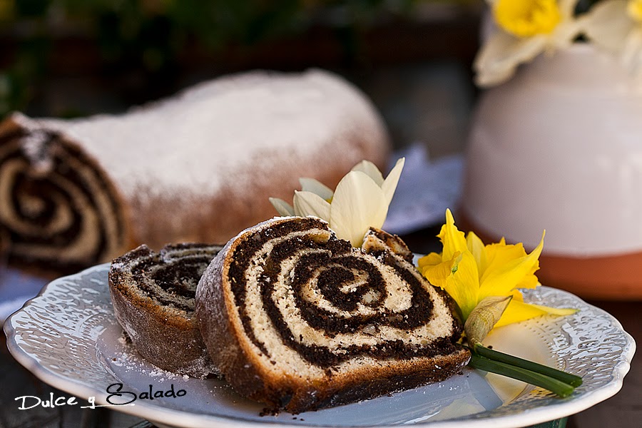 Makowiec (rollo dulce polaco con semillas de amapola)