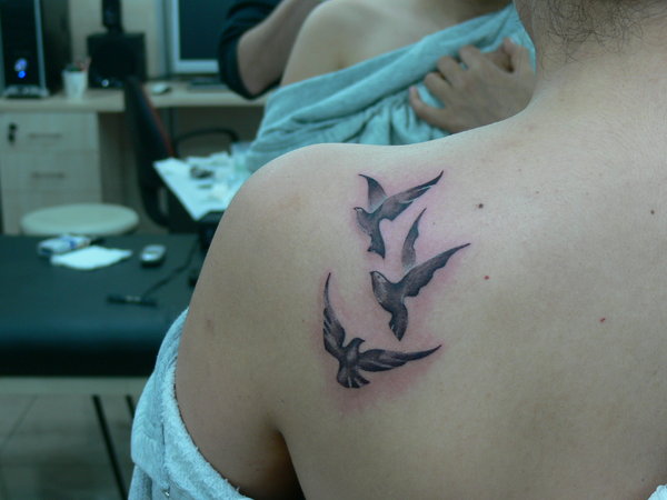 tattoos expert: Dove Tattoos Designs and Meaning
