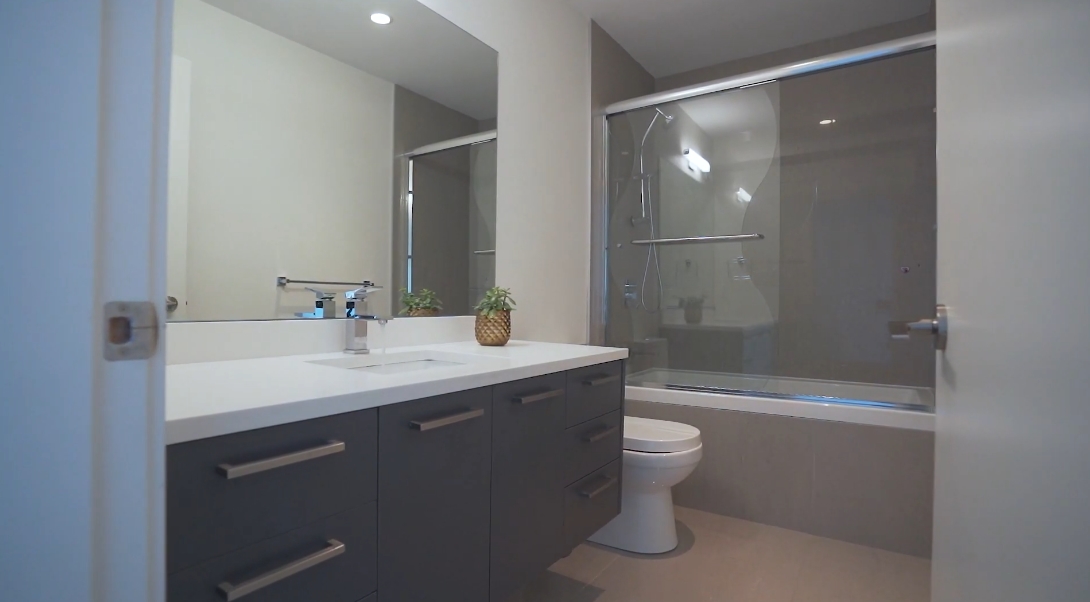 26 Interior Design Photos vs. 2037 Westview Dr, North Vancouver, BC Luxury Home Tour
