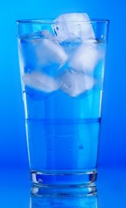 Agua liquida a hielo