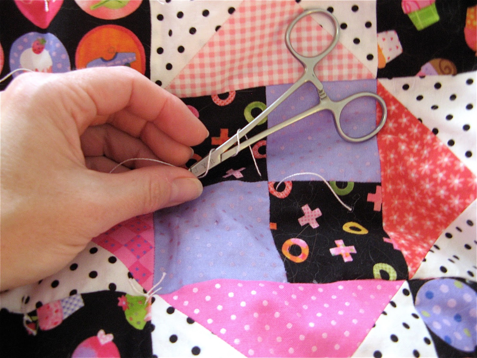 Sew Fabulous Quilt Shop Tutorial How To Hand Tie A Quilt