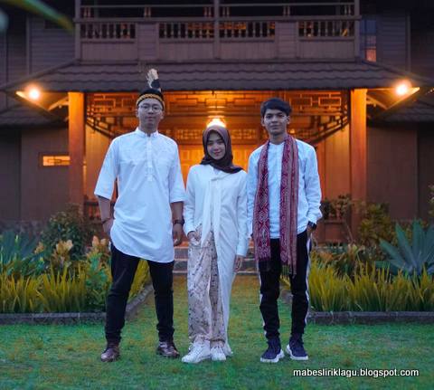 Alffy Rev ft Tiffany kenanga - Deen Assalam Alffy Rev ft Tiffany kenanga - Deen Assalam
