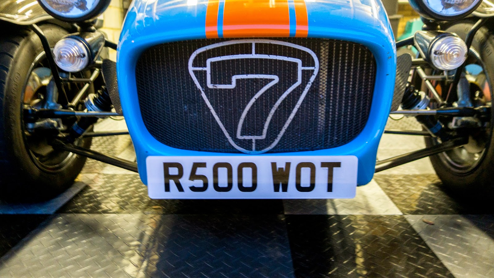R500 WOT 'show' number plate