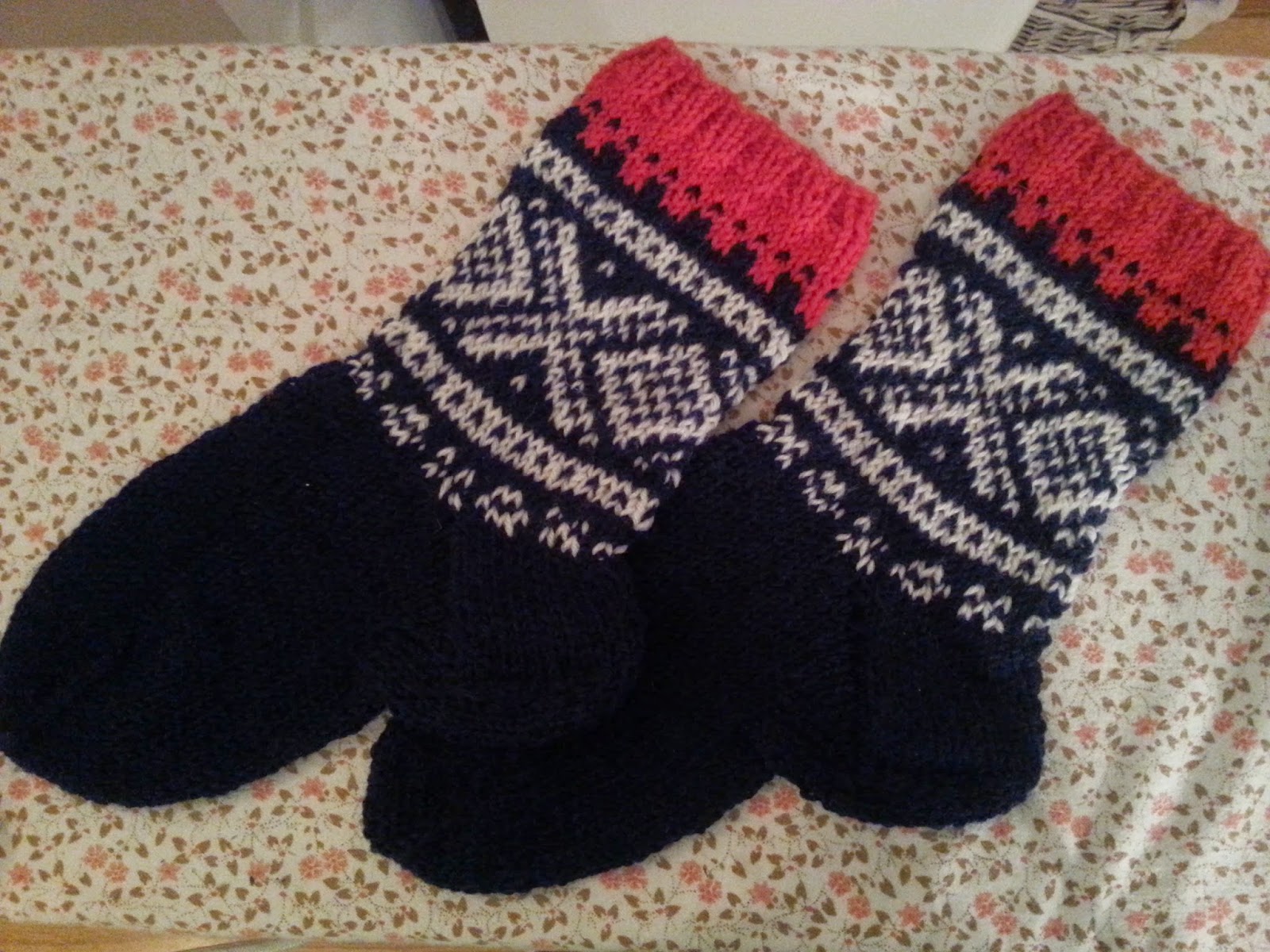 Winkel`s Crazy Ideas Marius sokker Knitting, using up leftover wool