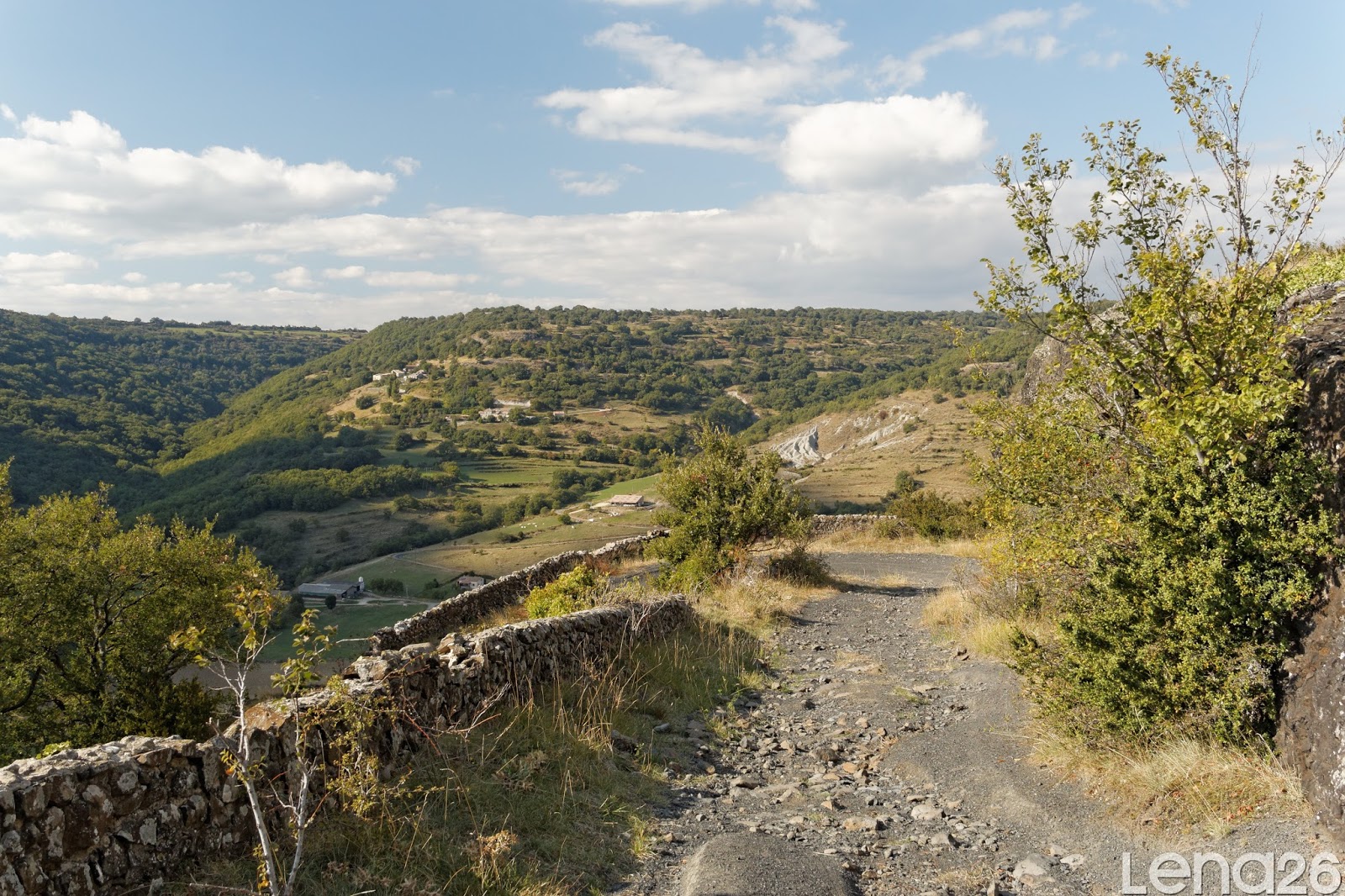 Balades en DrômeArdèche De St Jean le Centenier aux Balmes de