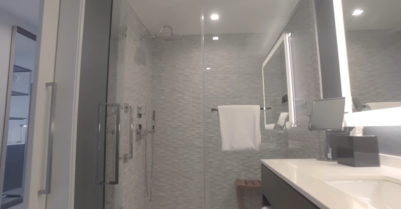 Hotel Interior Design Tour vs. Inside Hyatt Centric Brickell MIAMI Waterfront Hotel - 2020 4K!