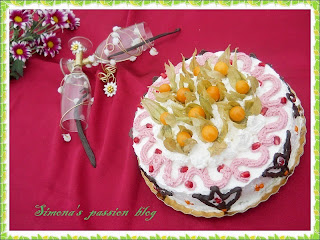 Tort exotic  cu vanilie, lavanda si  fructe