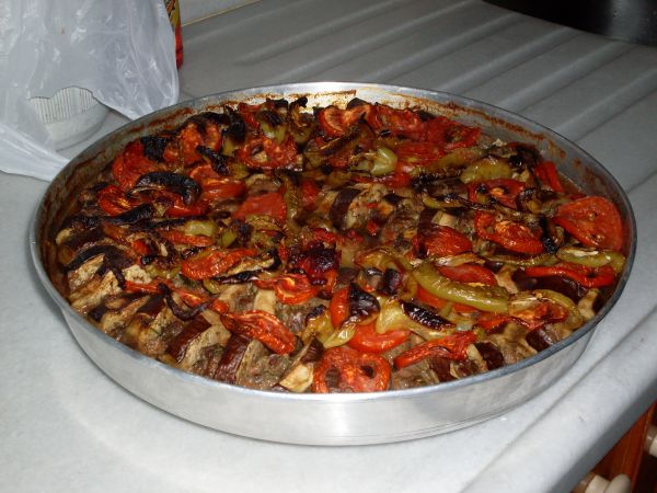 Patlıcanlı Calla Yemeği Tarifi Yöresel Tencere