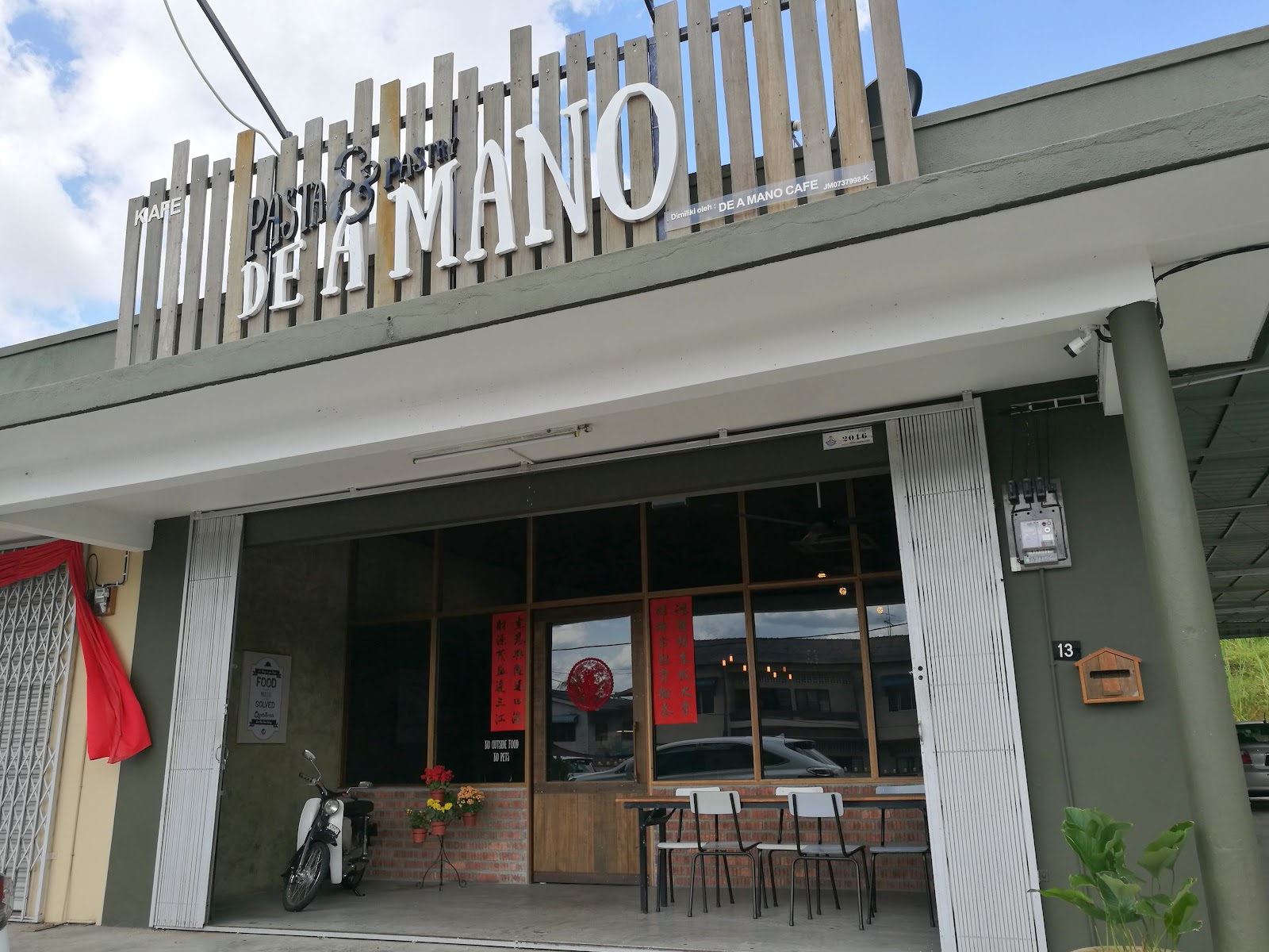 De A Mano Cafe Kluang