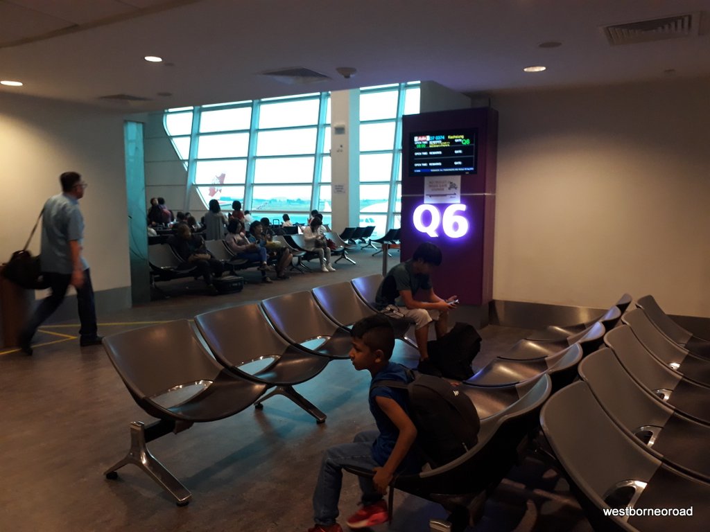 Pengalaman Terbang dengan Air Asia X West Borneo Road