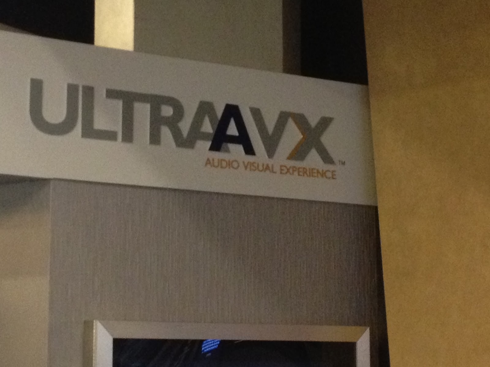 My Bookshelf Titanic 3D Ultra AVX Movie Review