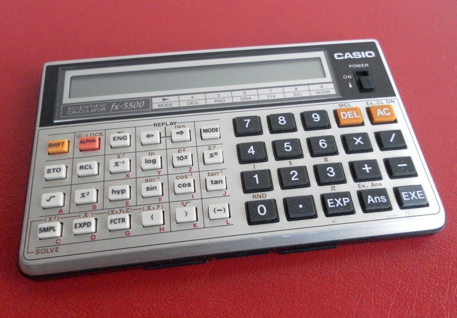 Cape blad Creed CASIO fx-5500 Scientific Calculator: The 1st "C.A.S." pocket calculator?