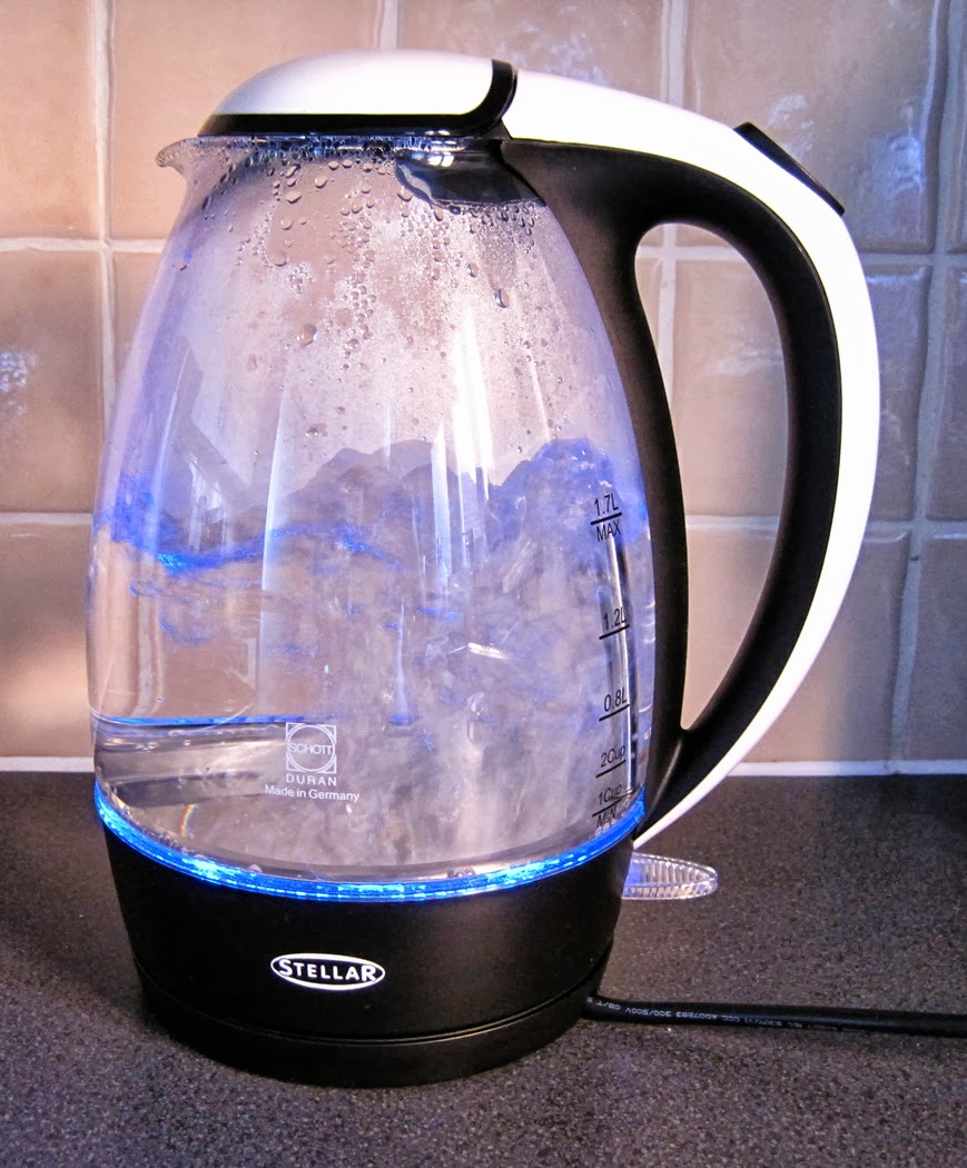 1.7L Illuminated Electric Glass Kettle – Bella Housewares