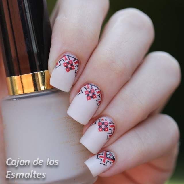 Uñas étnicas - Bordados ucranianos 