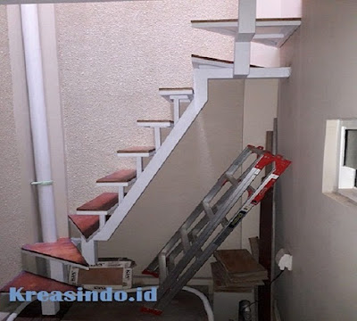 10 Model Tangga Trap Besi Kombinasi Kayu Kamper