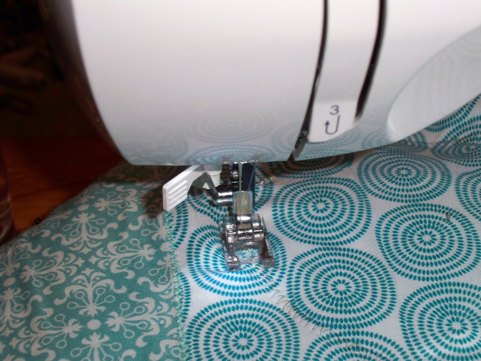 Ambering Along How to Sew Circles with your Sewing Machine without any