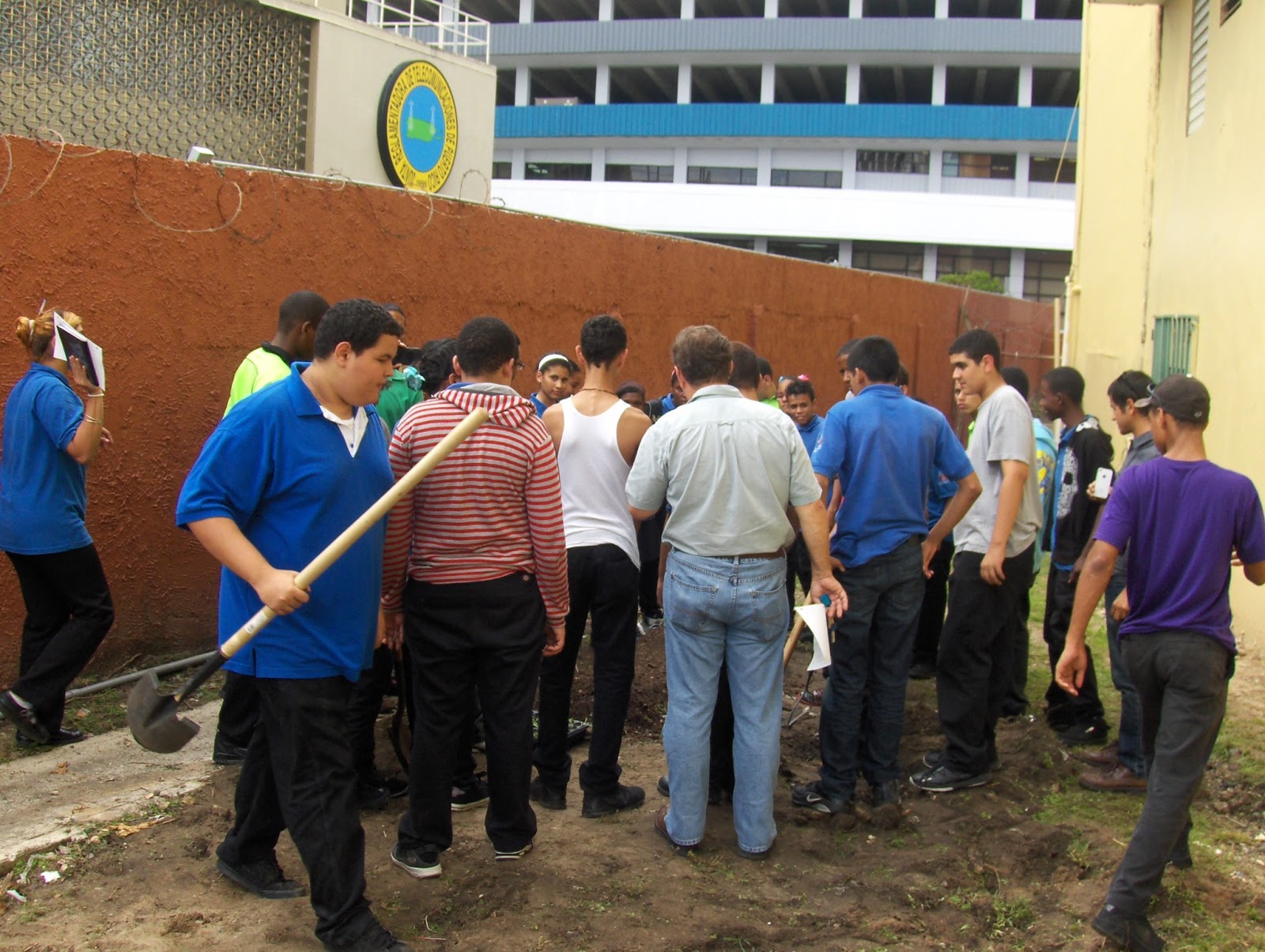 Biblioteca Escolar Rafael María de Labra: Estuario: 18 en la Parada 18