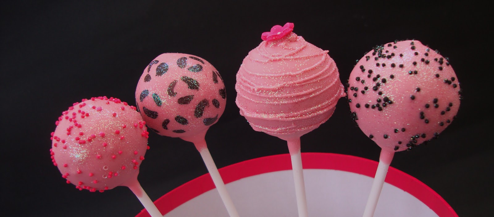 pretty in pink cake pops.