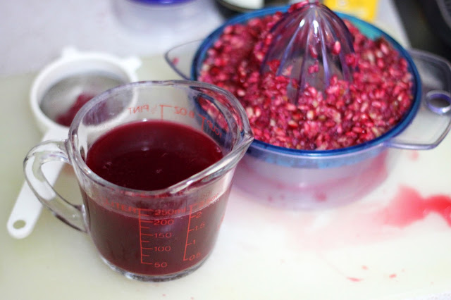 Γλυκόξινο Κοτόπουλο με Σάλτσα Ροδιού / Sweet and Sour Chicken with Pomegranate sauce Γλυκόξινο Κοτόπουλο με Σάλτσα Ροδιού / Sweet and Sour Chicken with Pomegranate sauce