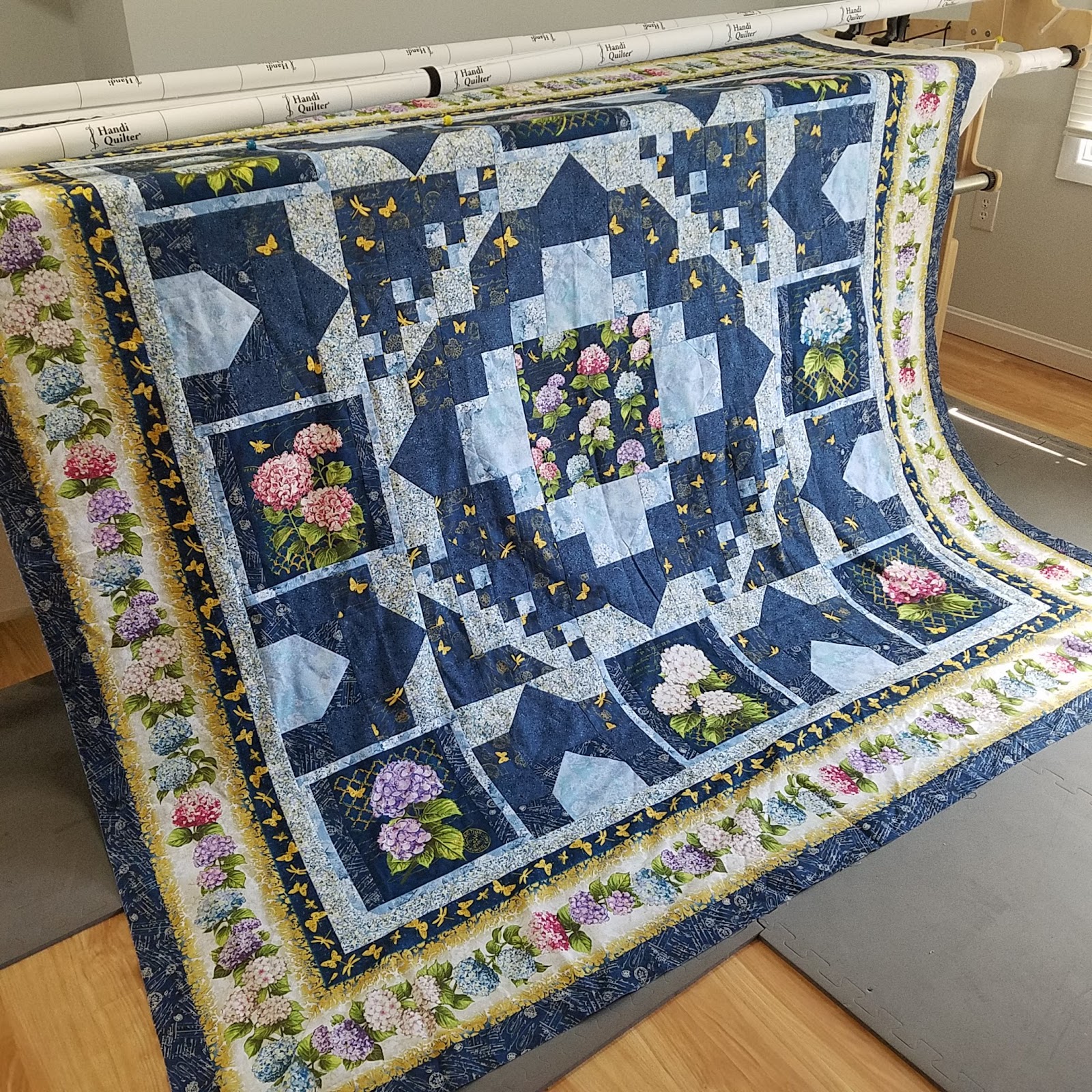 Becca's Crazy Projects Hydrangea Quilt