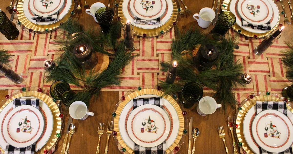 You Say Upholstery bing..... I say Christmas Table Runner