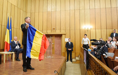 Klaus Iohannis — Forrás: presidency.ro Csíkszereda, Iohannis Székelyföldön, Klaus Iohannis, román nyelvtanulás, Székelyföld