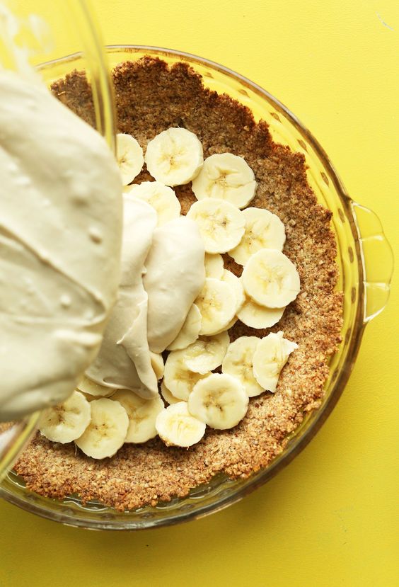 Absolutely delicious, 10-ingredient vegan banana cream pie! Crispy gluten-free crust, fluffy and silky cream center, and layered with 3 whole bananas!