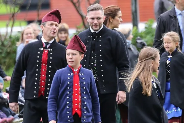 Prince Frederik, Princess Mary, Christian, Isabella, Josephine and Vincent wearing Faroe national costumes